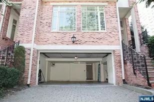 148 Hudson Cove 148, Edgewater, NJ 07020 - Photo 3