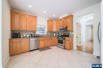 148 Hudson Cove 148 #148, Edgewater, NJ 07020 - Photo 29