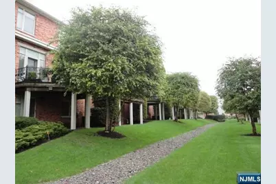 148 Hudson Cove 148 #148, Edgewater, NJ 07020 - Photo 33
