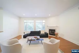 148 Hudson Cove 148, Edgewater, NJ 07020 - Photo 7
