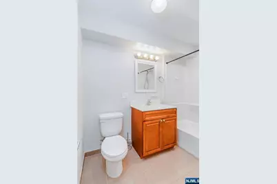 148 Oakwood Avenue A #A, Cliffside Park, NJ 07010 - Photo 9