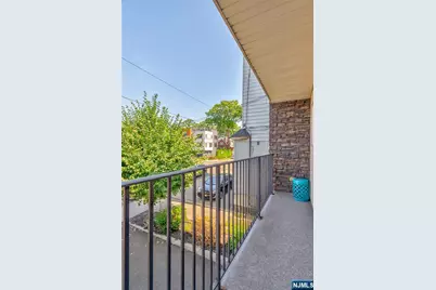 148 Oakwood Avenue A #A, Cliffside Park, NJ 07010 - Photo 17