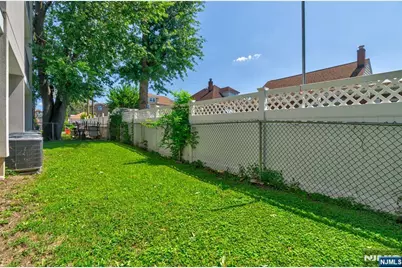 148 Oakwood Avenue A #A, Cliffside Park, NJ 07010 - Photo 19