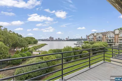 6 Grand Cove Way A06 #A06, Edgewater, NJ 07020 - Photo 9