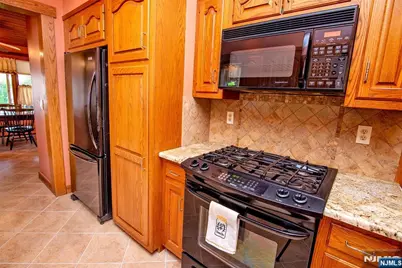 116 W Quackenbush Avenue, Dumont, NJ 07628 - Photo 9