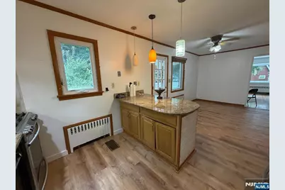 649 Oakdene Avenue 1 #1, Ridgefield, NJ 07657 - Photo 5