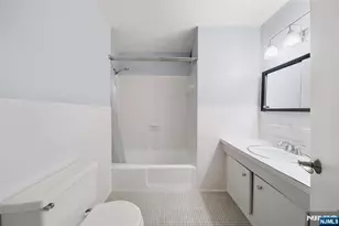 6040 Blvd East 34J, West New York, NJ 07093 - Photo 17