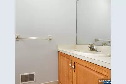 196 W Madison Avenue 7B #7B, Dumont, NJ 07628 - Photo 15