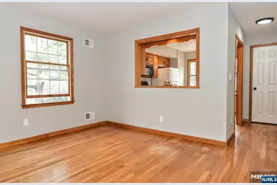 196 W Madison Avenue 7B #7B, Dumont, NJ 07628 - Photo 11
