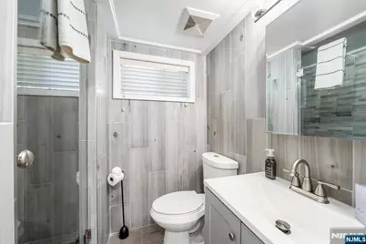 535 Willow Avenue, Lyndhurst Township, NJ 07071 - Photo 25