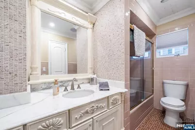 535 Willow Avenue, Lyndhurst Township, NJ 07071 - Photo 15