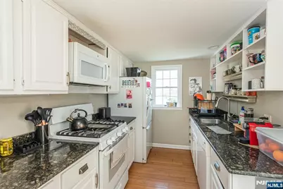 39 Midland Avenue 2 #2, Montclair, NJ 07042 - Photo 7