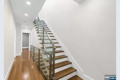 506 Undercliff Avenue, Edgewater, NJ 07020 - Photo 13