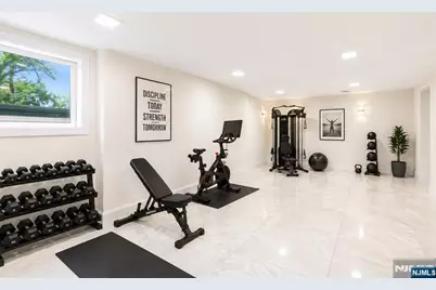 506 Undercliff Avenue, Edgewater, NJ 07020 - Photo 33