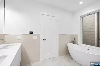 506 Undercliff Avenue, Edgewater, NJ 07020 - Photo 17