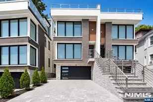 506 Undercliff Ave, Edgewater, NJ 07020 - Photo 1