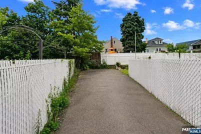 731 Humboldt Street, Secaucus, NJ 07094 - Photo 23