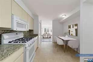 403 Livingston Ct N403, Edgewater, NJ 07020 - Photo 11