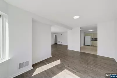403 Livingston Court N403 #N403, Edgewater, NJ 07020 - Photo 17