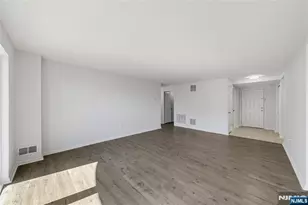 403 Livingston Ct N403, Edgewater, NJ 07020 - Photo 9