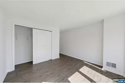 403 Livingston Court N403 #N403, Edgewater, NJ 07020 - Photo 33