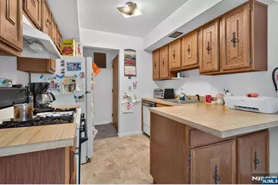 271 Collignon Way 4B #4B, River Vale Township, NJ 07675 - Photo 7