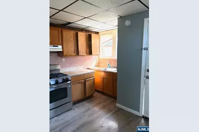 17 Hamilton Avenue, Fairview, NJ 07022 - Photo 5