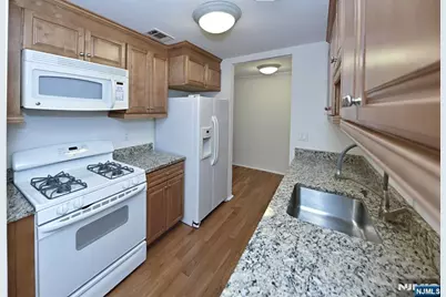 107 Indian Hollow Court 107 #107, Mahwah, NJ 07430 - Photo 11