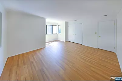 107 Indian Hollow Court 107 #107, Mahwah, NJ 07430 - Photo 13