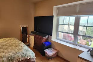 567 Windsor Dr 712, Palisades Park, NJ 07650 - Photo 9