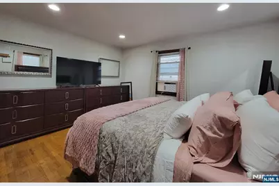 312 Passaic Avenue, Hasbrouck Heights, NJ 07604 - Photo 13