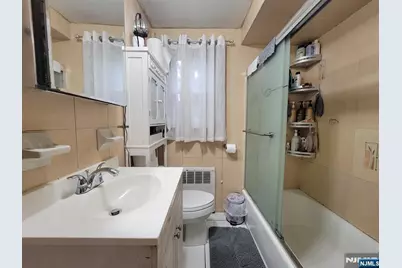 312 Passaic Avenue, Hasbrouck Heights, NJ 07604 - Photo 17
