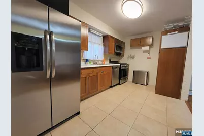 312 Passaic Avenue, Hasbrouck Heights, NJ 07604 - Photo 9