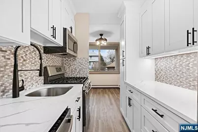 515 Anderson Avenue 2H #2H, Cliffside Park, NJ 07010 - Photo 3