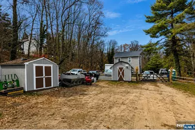 107 Woodcliff Avenue, Woodcliff Lake, NJ 07677 - Photo 17