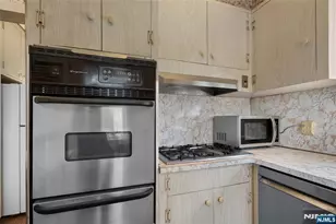 290 Lafayette Ave 2, Cliffside Park, NJ 07010 - Photo 23