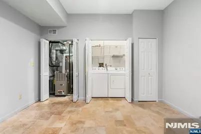 477 Undercliff Avenue, Edgewater, NJ 07020 - Photo 25