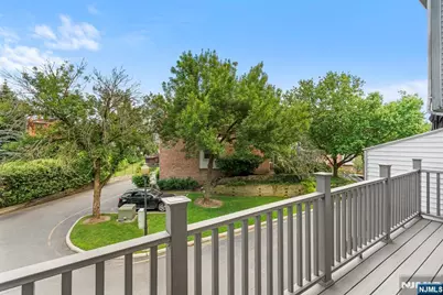477 Undercliff Avenue, Edgewater, NJ 07020 - Photo 3