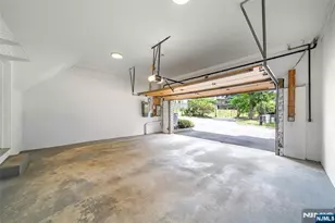 477 Undercliff Ave, Edgewater, NJ 07020 - Photo 25