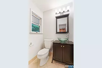 477 Undercliff Avenue, Edgewater, NJ 07020 - Photo 13