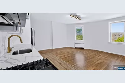 1700 Kennedy Boulevard 42 #42, Union City, NJ 07087 - Photo 3