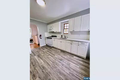 35-37 Ridgefield Avenue 2 #2, Ridgefield Park, NJ 07660 - Photo 5