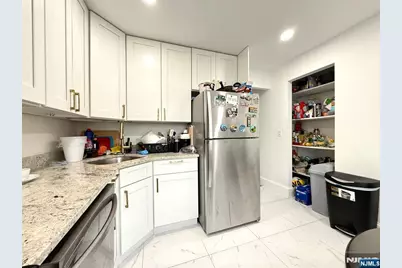 21 Livingston Avenue 2nd Fl #2nd fl, Lyndhurst Township, NJ 07071 - Photo 13