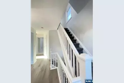 21 Livingston Avenue 2nd Fl #2nd fl, Lyndhurst Township, NJ 07071 - Photo 27