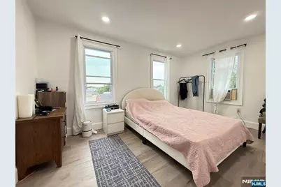 21 Livingston Avenue 2nd Fl #2nd fl, Lyndhurst Township, NJ 07071 - Photo 17