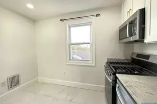 21 Livingston Ave 2nd Fl, Lyndhurst Township, NJ 07071 - Photo 9