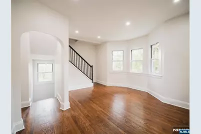 180 Larch Avenue, Teaneck Township, NJ 07666 - Photo 9