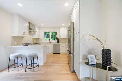 61 Mackay Avenue, Waldwick, NJ 07463 - Photo 9