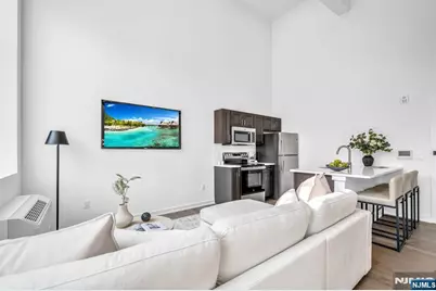 315 Railroad Avenue 114 #114, East Rutherford, NJ 07073 - Photo 5