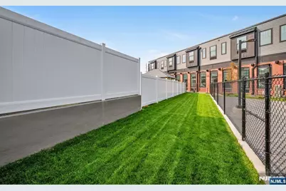 315 Railroad Avenue 114 #114, East Rutherford, NJ 07073 - Photo 25